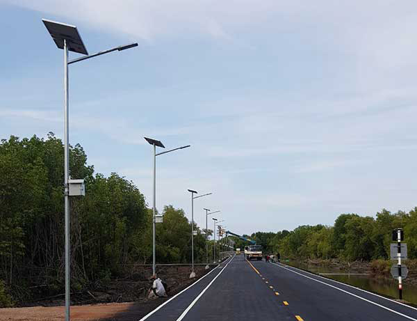 348K Solar street light system/home system in Indonesia